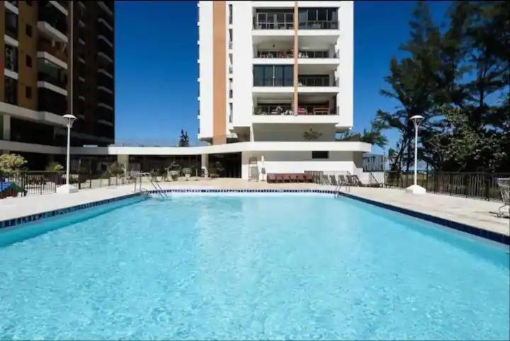 Estudio Aconchegante Frontal Praia Barra - 2 Suites リオデジャネイロ エクステリア 写真